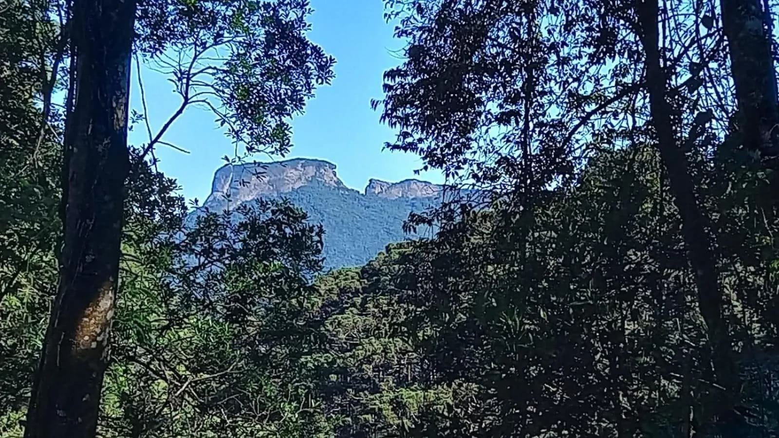 Vista das montanhas da Vila Montelle